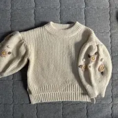 花柄刺繍　ニット　アプレ　80〜90