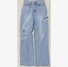 ダメージジーンズ