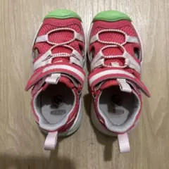 美品 KEEN キッズサンダル　15cm ピンク/グリーン