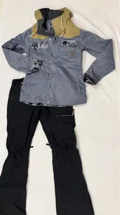 【１回着用のみ美品】ビラボン♡ロキシー　スノーボード・スキーウェア　上下セット