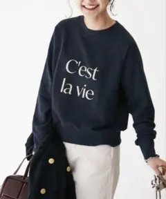 SLOBE IENA C'est la vie ネイビースウェット