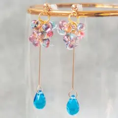 チェコガラス 雫のピアス【Aurora Drops】水色 ブルー アレルギー対応