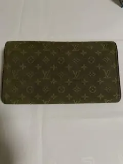 LVルイヴィトン　財布　ポルトトレゾール　インターナショナル モノグラムカーキ