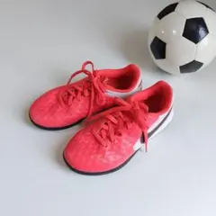 値下げ Nike フットサルシューズ 赤　22.5cm