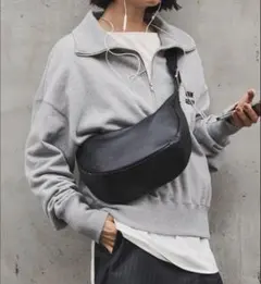 【russet】ソフトレザーラウンドショルダーバッグ