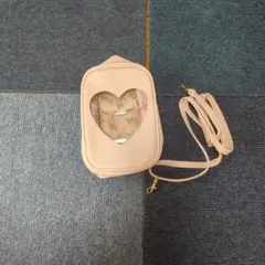 ハート型窓付きピンクバッグ