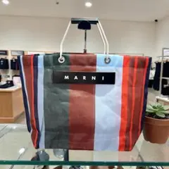 正規品＆人気カラー‼️ マルニ フラワーカフェ ショッピングトートバッグのサムネイル