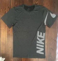新品タグ付き　NIKE ナイキ　グレー Tシャツ