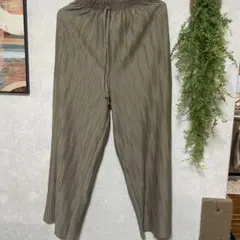 プリーツパンツ ワイドパンツ カーキ
