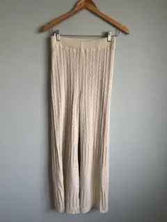 ニットワイドパンツ クリーム色　gblue
