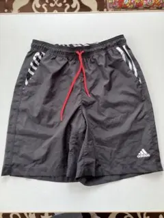 アディダスハーフパンツ　アディダス　ハーフパンツ　Lサイズ