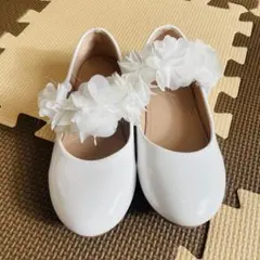 フォーマルシューズ 18.5 女の子 ホワイト 花 エナメル