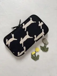 ミナペルホネン　runrunrun マルチポーチのサムネイル