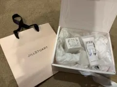 ジルスチュアート ハンドクリーム、リップバーム