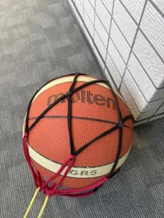 【中古】molten バスケットボール 5号球　屋外用のサムネイル