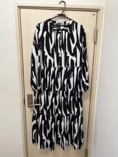 RADIATE ストライプ柄 ティアードドレス