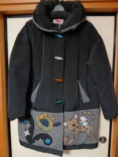 【美品】OLLEBOREBLA アルベロベロ　中綿コート　ブタさん刺繍がいっぱい 美品】OLLEBOREBLA アルベロベロ 中綿コート ブタさん刺繍がいっぱい