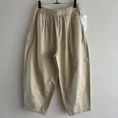 しまむら　シーズンリーズン　カラーコクーンパンツ　タグ付き未使用！のサムネイル