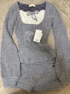 andmary Raven gather set up gray