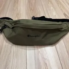 Champion ボディバッグ オリーブ色