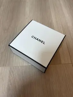 【CHANEL】ギフトボックス 小型 ホワイト