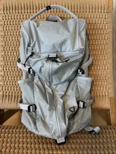 美品＜On＞スピードパック 18L ライト バックパック リュックのサムネイル