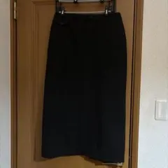 黒 タイトスカート 前ポケット付き