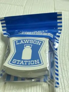 LAWSON OFFICIAL BOOK ローソンの看板そのまんまポーチのサムネイル