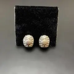 ヴィンテージ　シルバー ダイヤモンド風 オーバル型 イヤリング