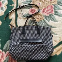 ロベルタピエリ　ウィークエンド　幾何学模様 トートバッグ ネイビー/ホワイト