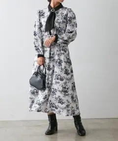 continuer de NICE CLAUP トワルドジュイ柄タイ付ワンピ