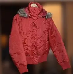 赤いダウンジャケット ベスト　LLサイズ 取り外し付きのフード&取り外し付きの袖