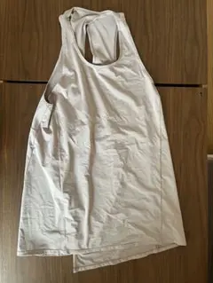 バックオープンデザイン タンクトップ ライトベージュ　ヨガウェア