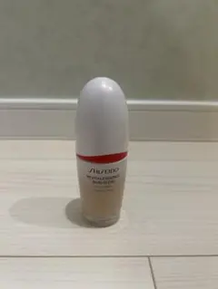 SHISEIDO エッセンス スキングロウ ファンデーション160 Shell