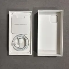 箱とApple iPhone 13 付属品セット