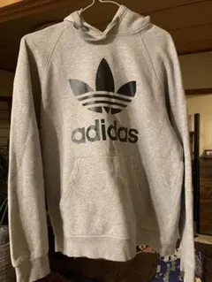 adidas グレー フード付きパーカー