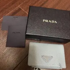 PRADA サフィアーノトライアングル カードケース　ライトブルー
