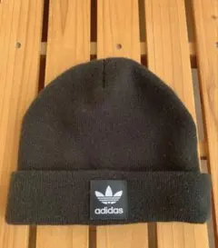 adidas アディダス　ニットキャップ　トレフォイル ワンポイント