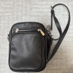 AZUL BY MOUSSY 3Dポケットスクエアショルダーバッグ ブラック