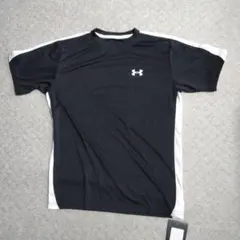 新品未使用　　アンダーアーマーTシャツ　サイズS