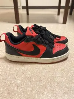 Nike 赤黒 スニーカー