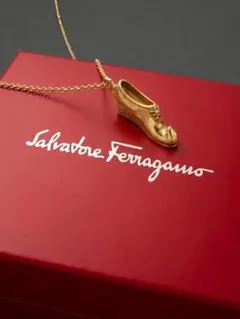 Salvatore Ferragamo 靴 チャーム ネックレス フェラガモ