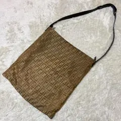 FENDI ズッカ柄 ショルダーバッグ サコッシュ 大型 フェンディのサムネイル