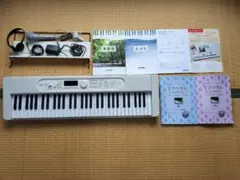 美品 2022年製 カシオ 光ナビ キーボード LK-526 初級対応楽譜付のサムネイル