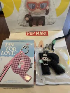 ラブブ PIN FOR LOVE イニシャル キーリング ペンダント R