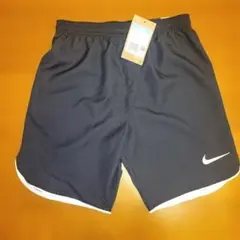 新品150㎝　NIKE ナイキ ジュニア ドライフィット ショートパンツ