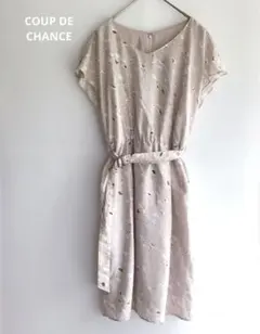 クードシャンス【36】総柄　膝丈　ワンピース　フレンチスリーブ　ベージュ　春