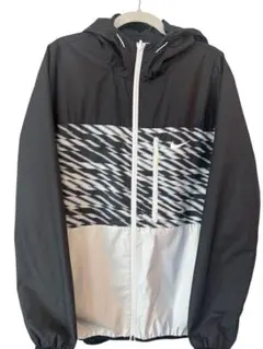 Nike リバーシブルナイロンジャケット ブラック/ホワイト