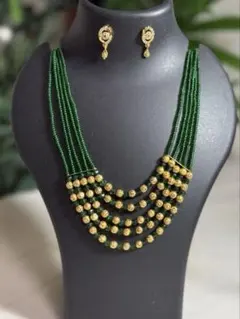 【新品】緑のビーズ多層ネックレスとピアス2点セット