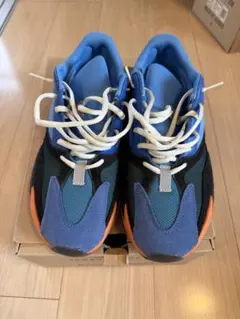 新古品　adidas YEEZY Boost 700 "Bright Blue"のサムネイル